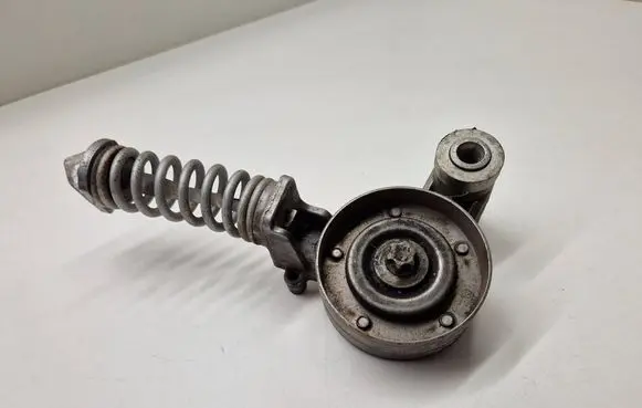 Buick Encore I Generator/alternator belt tensioner 25195388