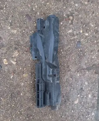 Radiator mount bracket