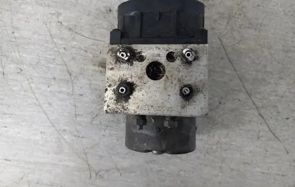 Toyota Corolla E120 E130 ABS Pump 
