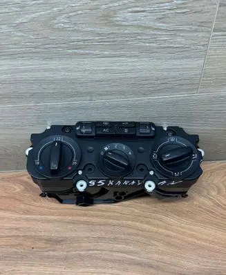 Volkswagen Golf V Climate control unit 1K0820047EF
