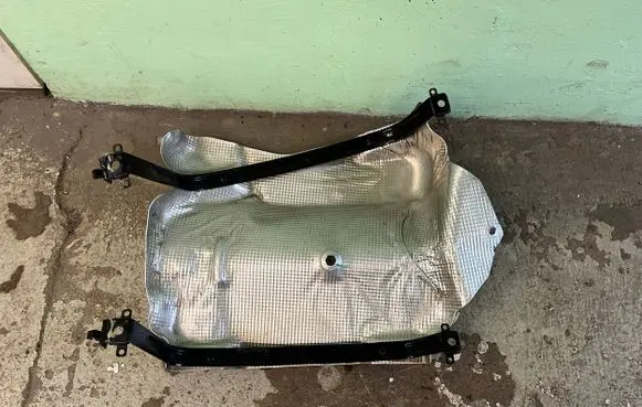 Fiat 500X Fuel tank mounting bracket 51940630 D4096G