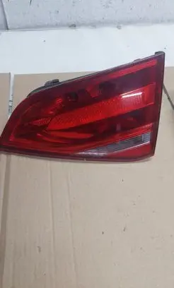 Tailgate rear/tail lights