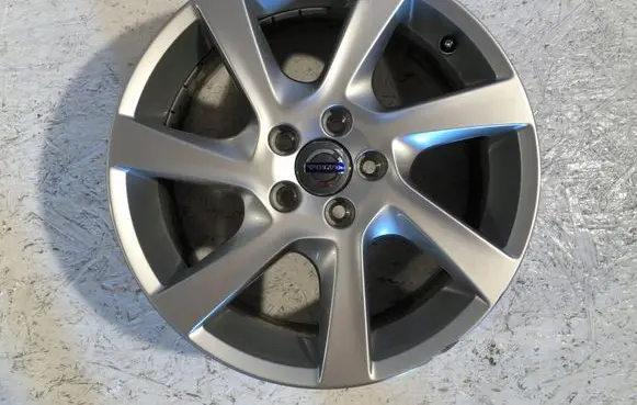 Volvo V60 R17 alloy rim 