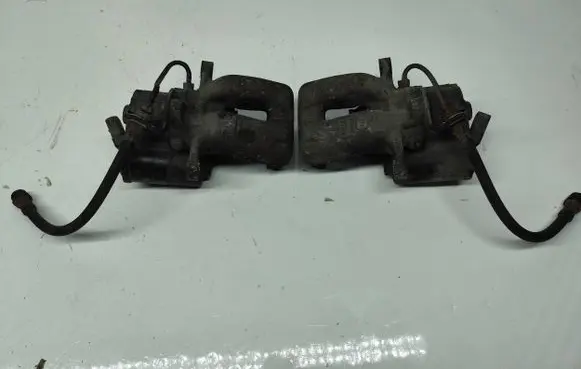 Volkswagen PASSAT B6 Front brake caliper
