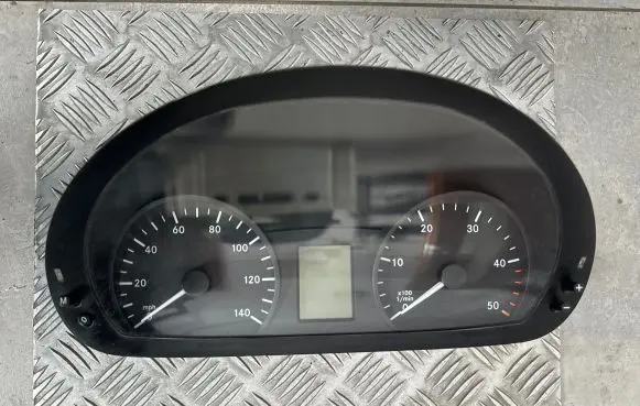 Mercedes-Benz Vito Viano W639 Speedometer (instrument cluster) A6394466021