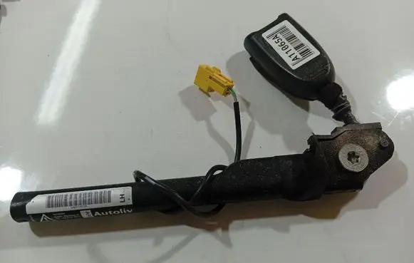 Opel Astra J Front seatbelt buckle 615349200C