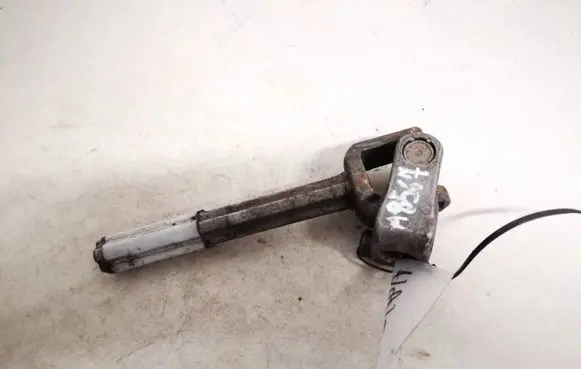 Skoda Octavia Mk2 (1Z) Steering column universal joint