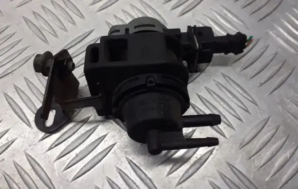 Renault Laguna II Turbo solenoid valve 8200575406