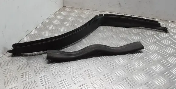Mercedes-Benz C W204 Engine compartment rubber A2046280998 A2046282798