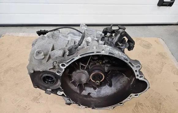 Hyundai Tucson TL Manual 6 speed gearbox WHJ6E