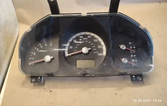 KIA Sportage Speedometer (instrument cluster) 940011F361