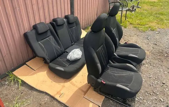 Peugeot 208 I Seat set 131313