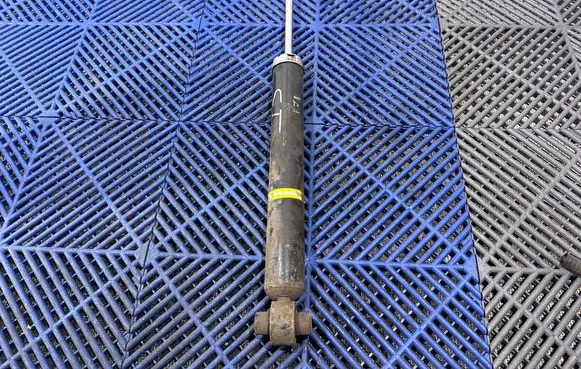 Lexus CT 200H Rear shock absorber/damper 4853002E90