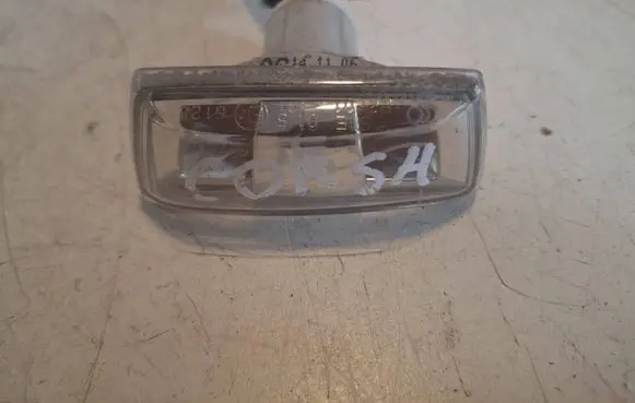 Opel Corsa D Front fender indicator light 13252455 13252456