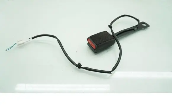 Nissan Pulsar Front seatbelt