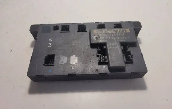 Mercedes-Benz C W203 Door control unit/module 2038201585 351321