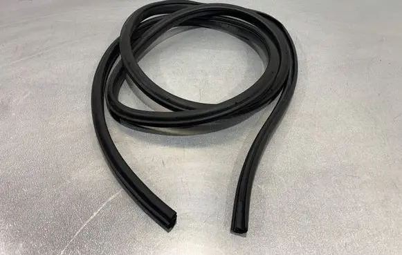 Subaru Forester SJ Front door rubber seal