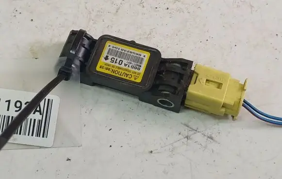 Mitsubishi Grandis Airbag deployment crash/impact sensor 8651A015