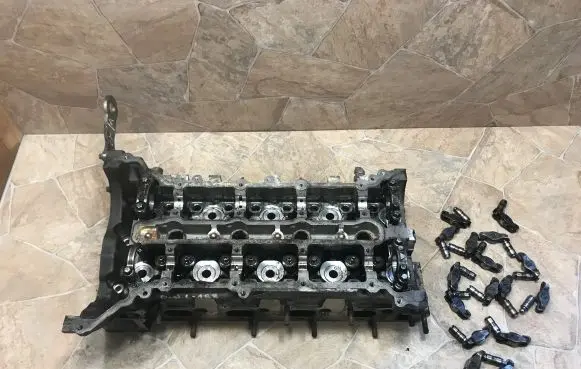 Mercedes-Benz A W169 Engine head 6400162201