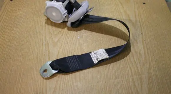 Toyota Corolla Verso AR10 Third row seat belt 7L2550