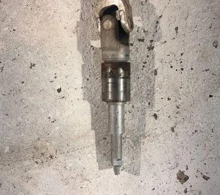 Volvo V70 Steering column universal joint