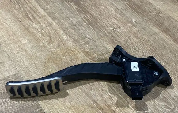 Jaguar F-Pace Accelerator throttle pedal CT8UC