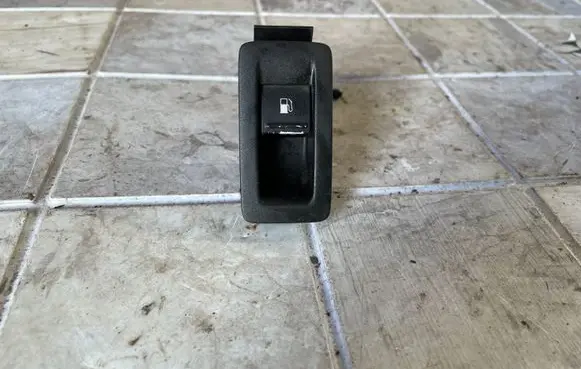 Volkswagen Touran I Fuel tank opening switch 1T0959551