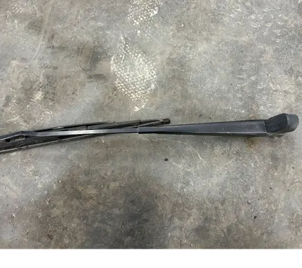 Volkswagen Crafter Front wiper blade arm YC1517526DA