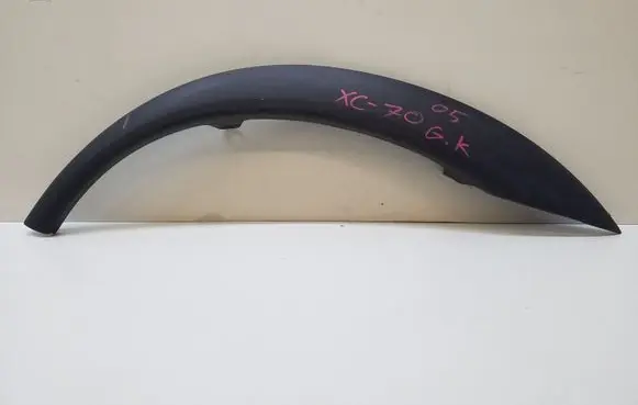 Volvo XC70 Rear fender molding trim 30678045 8620132 9190879