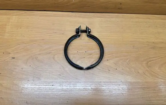 BMW 5 F10 F11 Muffler pipe connector clamp 7553602