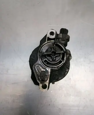 Ford Focus Vacuum pump D1563A