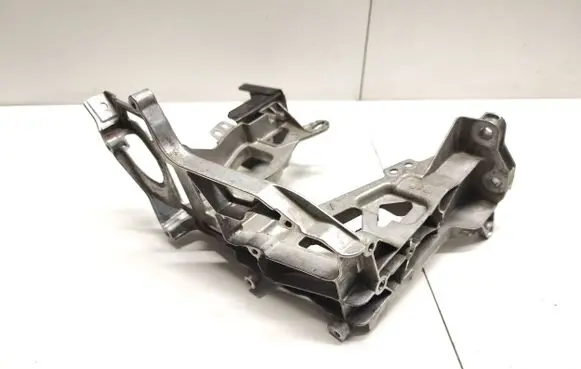 Mercedes-Benz C W205 Headlight/headlamp mounting bracket A2056221600
