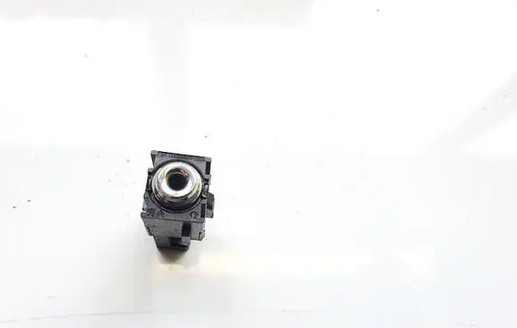 Citroen C4 II Picasso USB socket connector 
