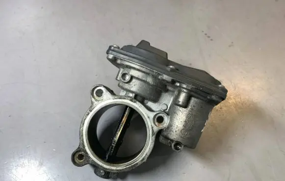 BMW 5 F10 F11 Throttle valve 13457810752 7810752