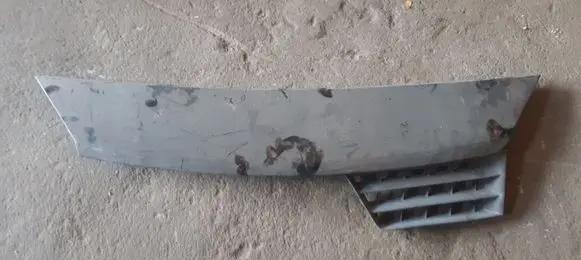 Renault Scenic II - Grand scenic II Front bumper upper radiator grill 8200140329