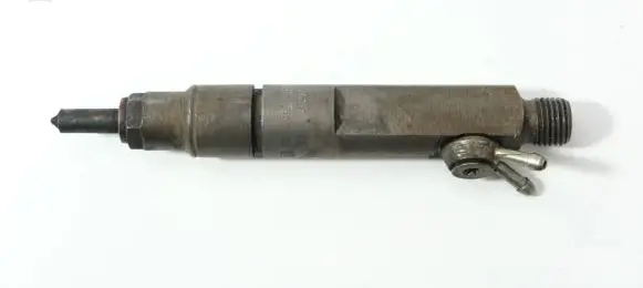 Audi A6 S6 C4 4A Fuel injector 046130201F