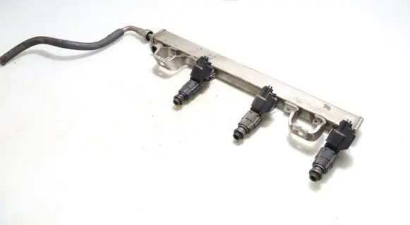 Ford Focus Fuel main line pipe