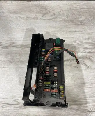 BMW X3 F25 Fuse module 9210863 117033444 01579354