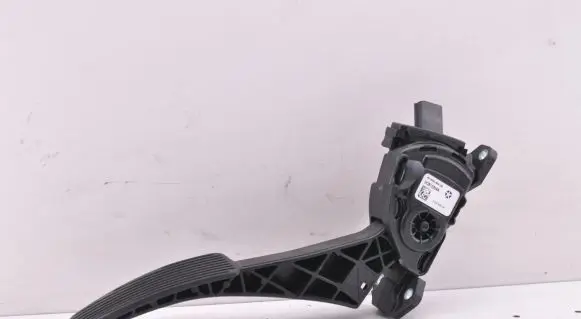 Chrysler Town & Country V Accelerator throttle pedal 05281225AA