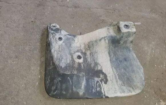 Toyota Land Cruiser (J200) Front mudguard 