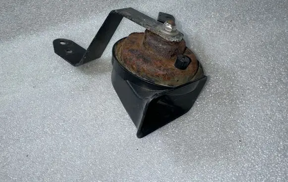 Audi A6 S6 C6 4F Horn signal 4B0951221 4B0951228E