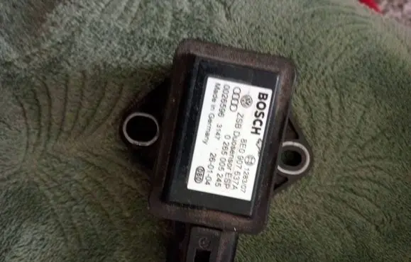 Audi A8 S8 D3 4E ESP acceleration yaw rate sensor 8e0907637a
