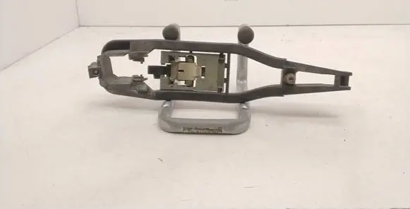 Front door exterior handle/bracket