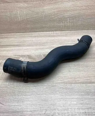 Coolant pipe/hose