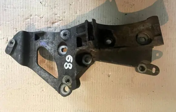 Renault Megane II Generator/alternator bracket 8200072727