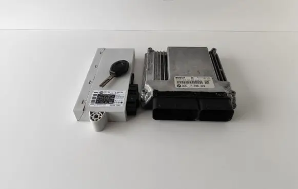 BMW 5 E60 E61 Engine ECU kit and lock set DDE7798422 7798422 0281012190