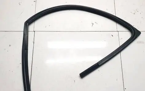Dodge Caliber Rubber seal front coupe door 