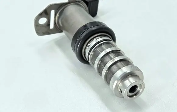 BMW M3 F80 Camshaft vanos timing valve 8605123 11368605123
