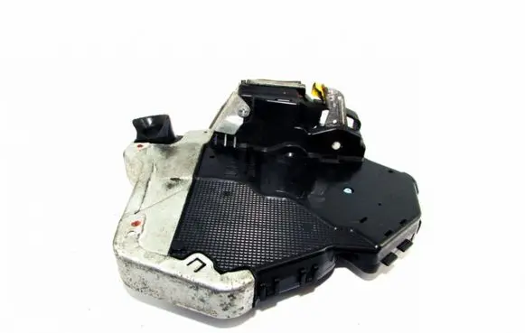 Suzuki Grand Vitara II Front door lock