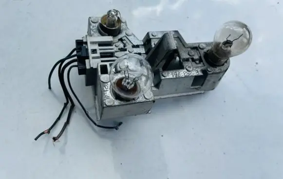 BMW 3 E46 Tail light bulb cover holder 8368761